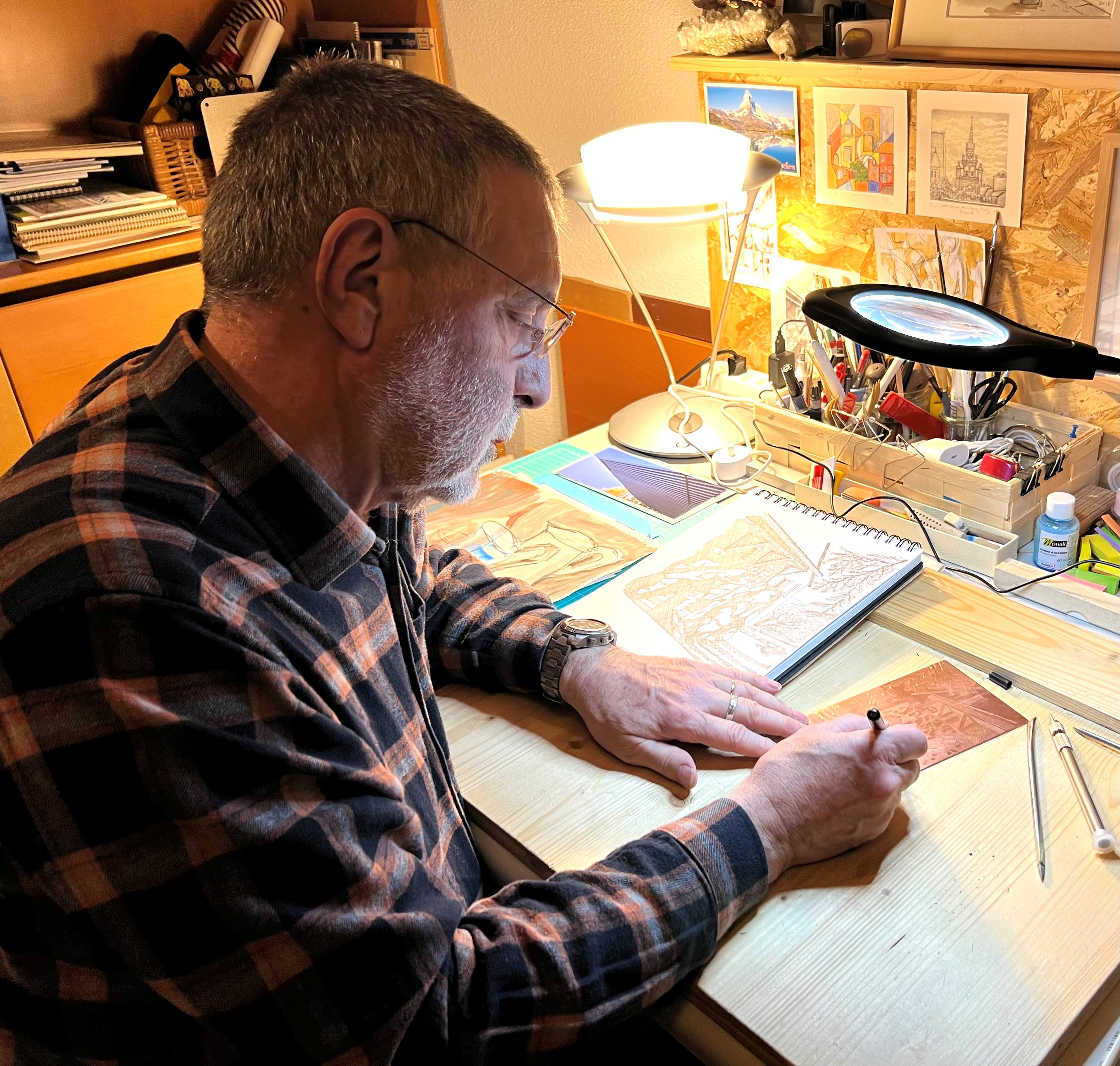 Jean-Louis Genre travaillant la gravure
